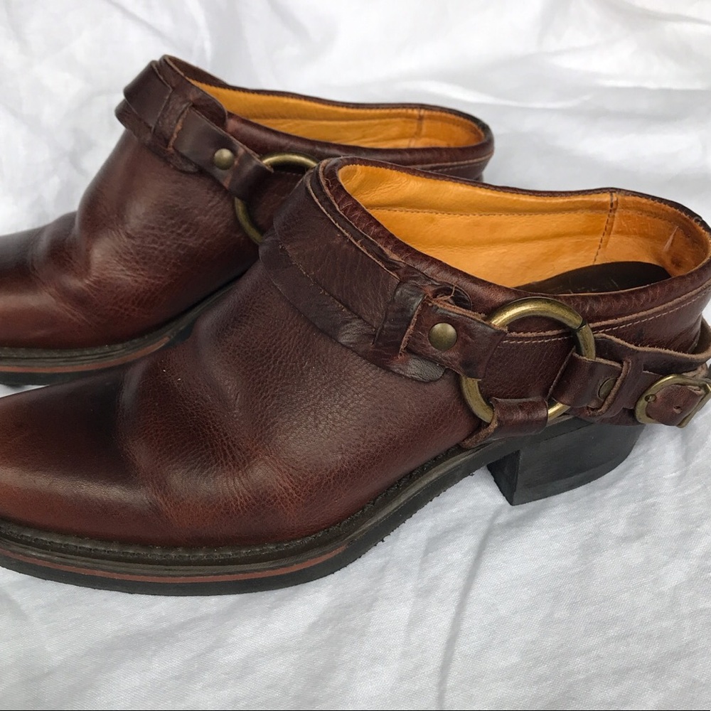 SOLD 🖤 Frye motorcycle boots